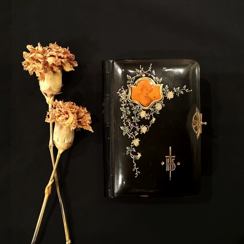 漆黒植物装飾のアンティーク祈祷書