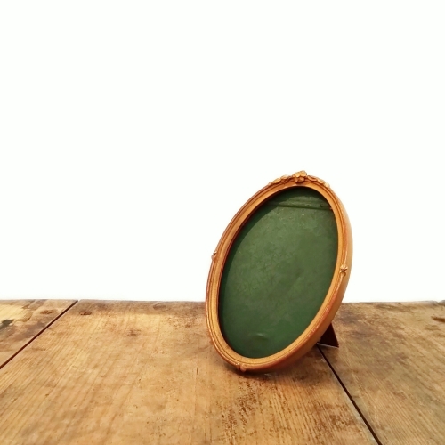 花飾りのオーバルフォトフレーム