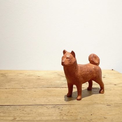 小さな柴犬　骨董