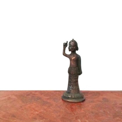 誕生釈迦仏立像