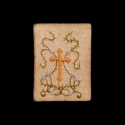 刺繍十字架のアンティーク祈祷書